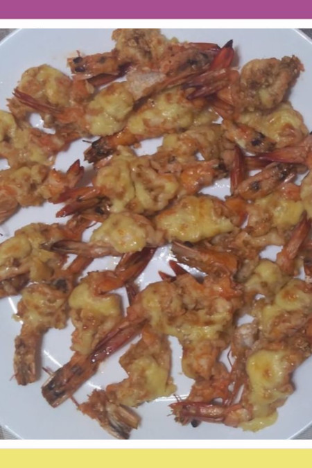 BAKED SHRIMPS  WITH CHEESE AND GARLIC
