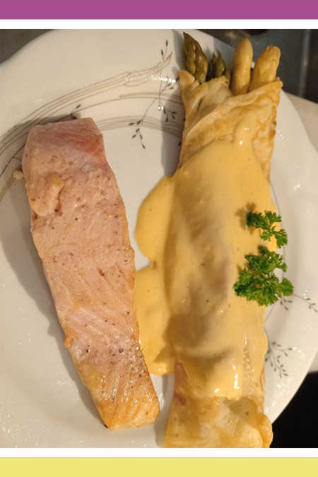 SALMON FILLET WITH ASPARAGUS CREPES